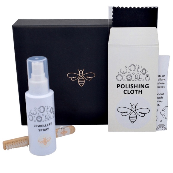 Be in the Pink Jewelry Cleaner & Polishing Kit - Picture 1 of 3